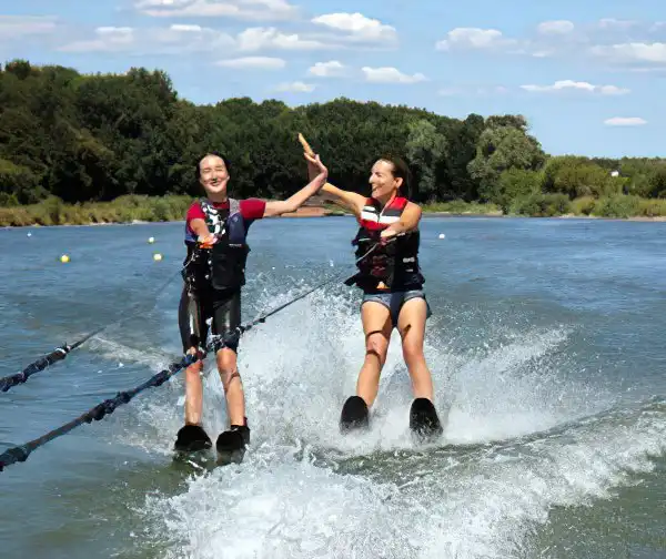 ski nautique arc sur tille en duo
