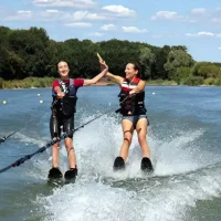 ski nautique arc sur tille en duo